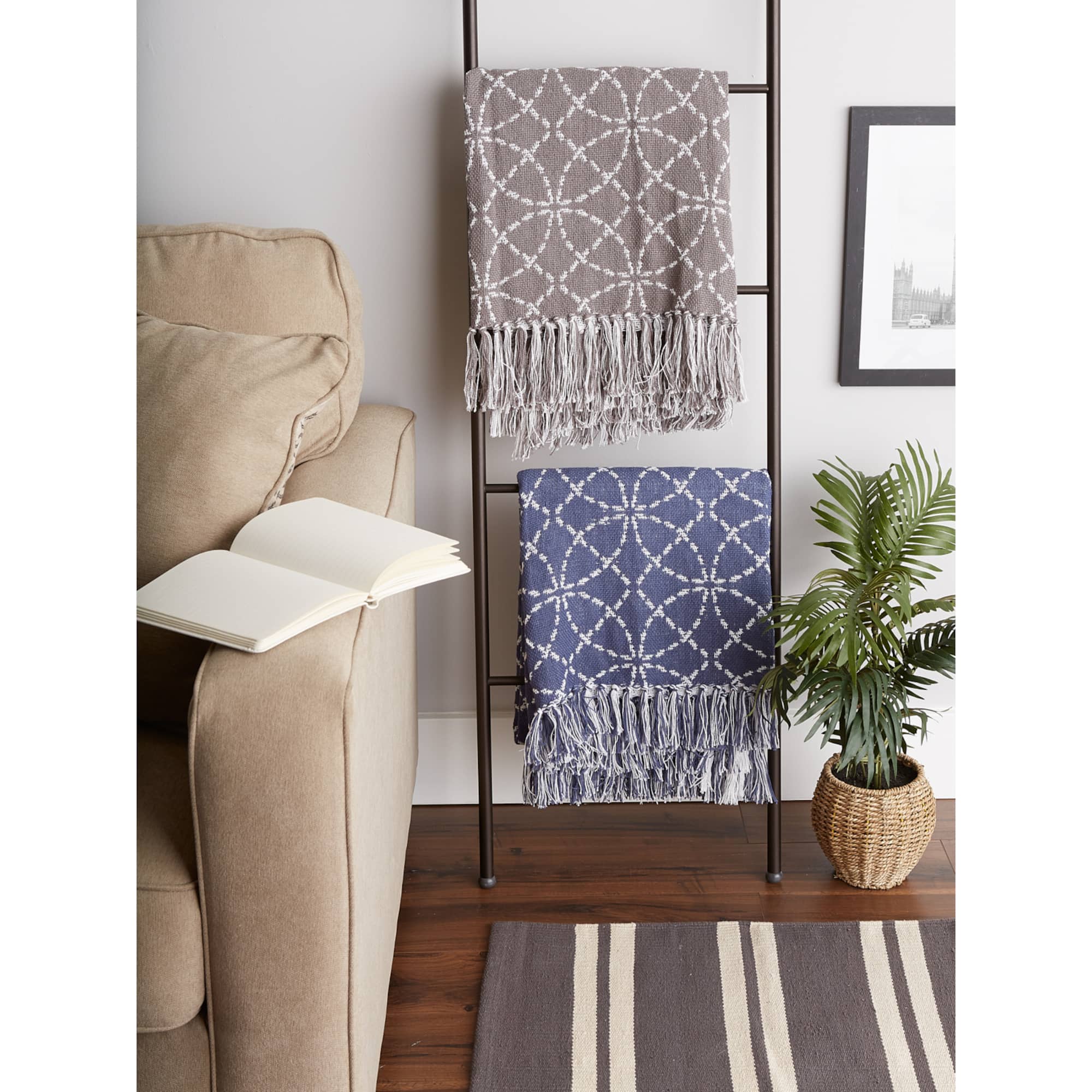 Gray Concentric Circles Throw